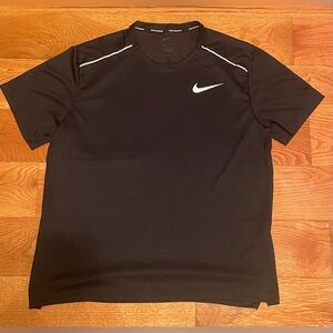 Nike Men's Black Short Sleeve Tee